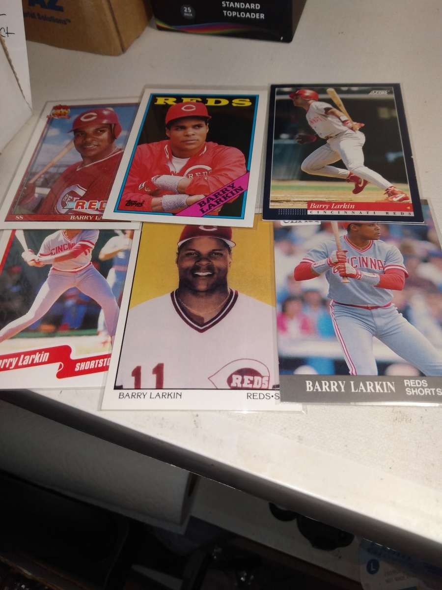 six card lot of Barry Larkin Hall of famer