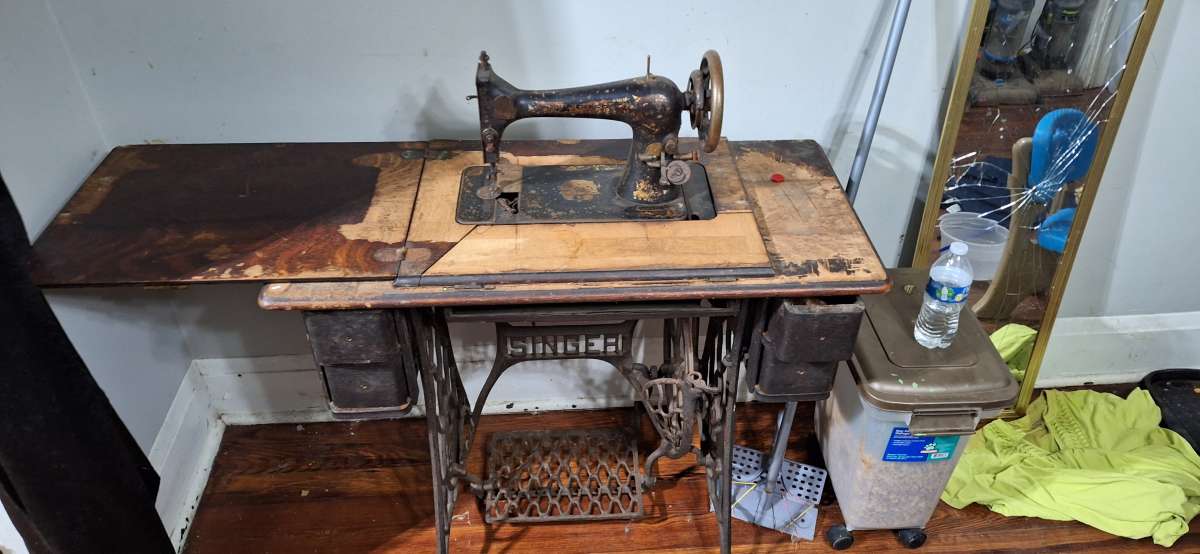 antique singer sewing machine
