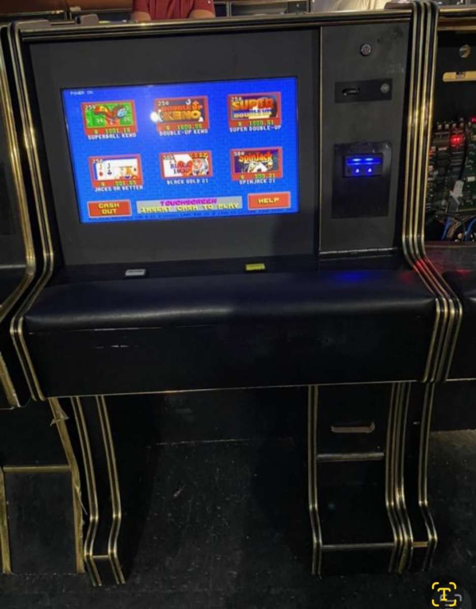 Life of Luxory and KENO POG Casino Machin