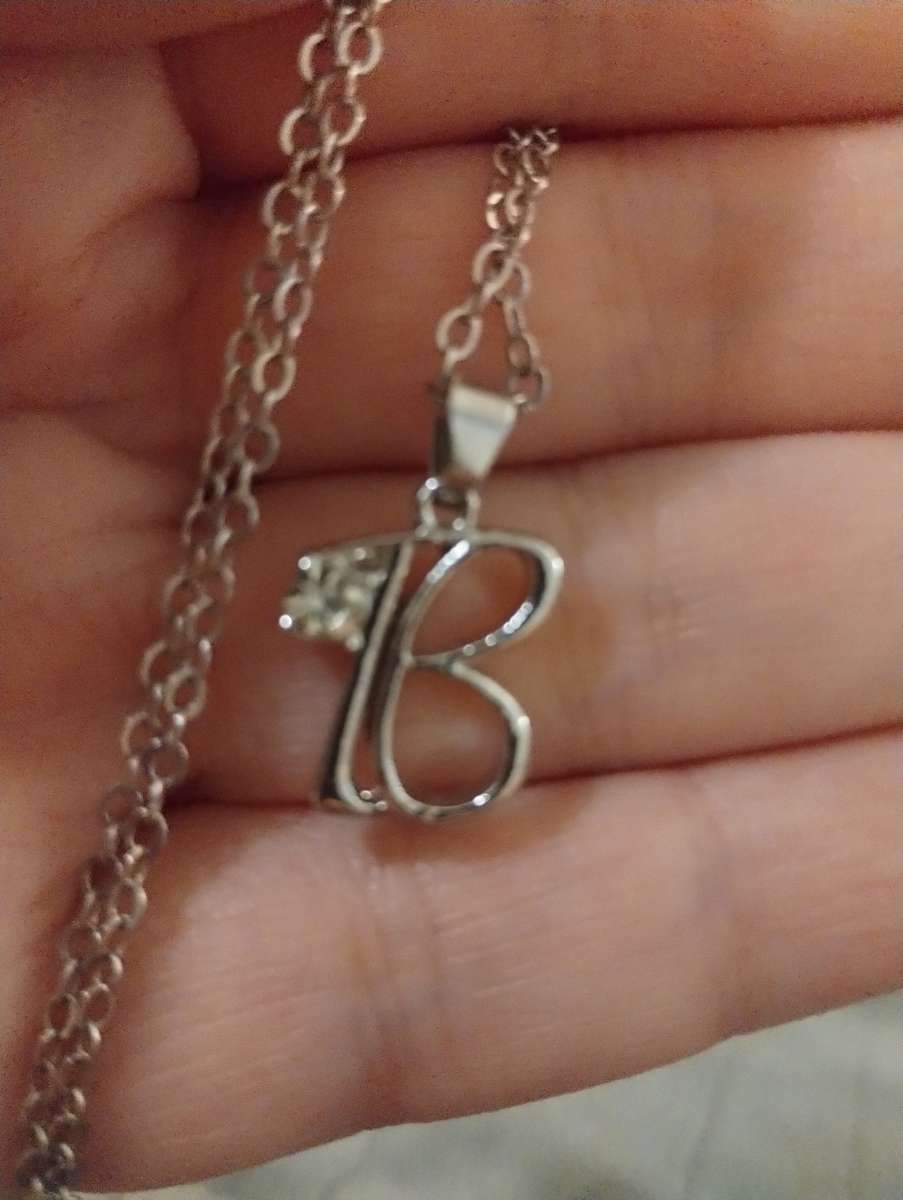 b necklace