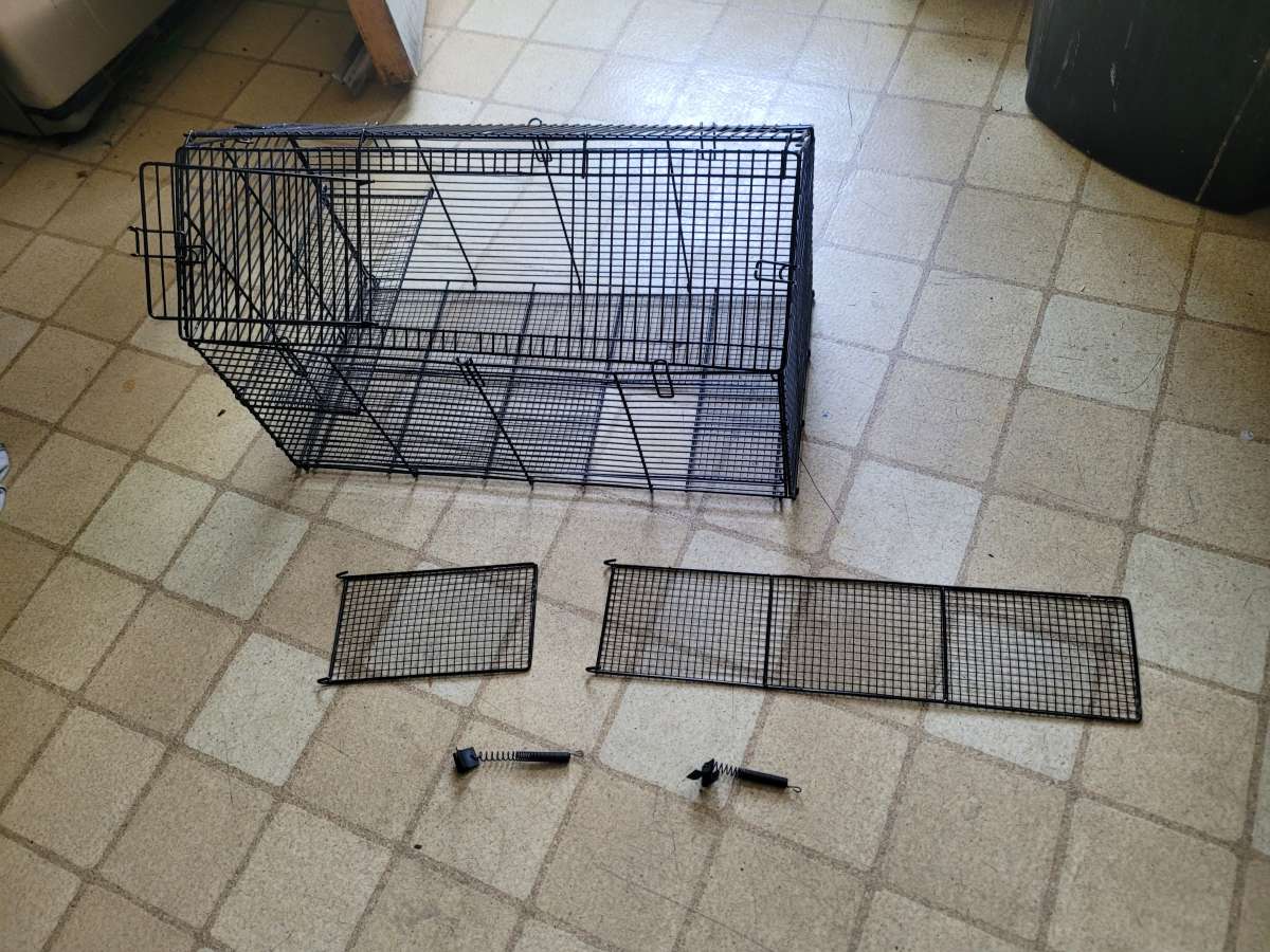 25 gallon tank and topper and other hamster items