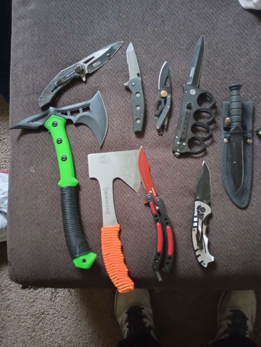 pocket knives hatchets