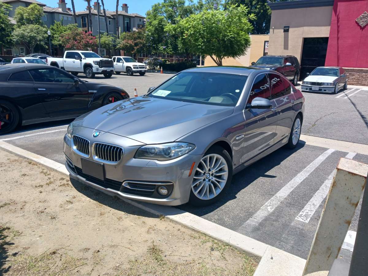 2015 BMW 528i RWD