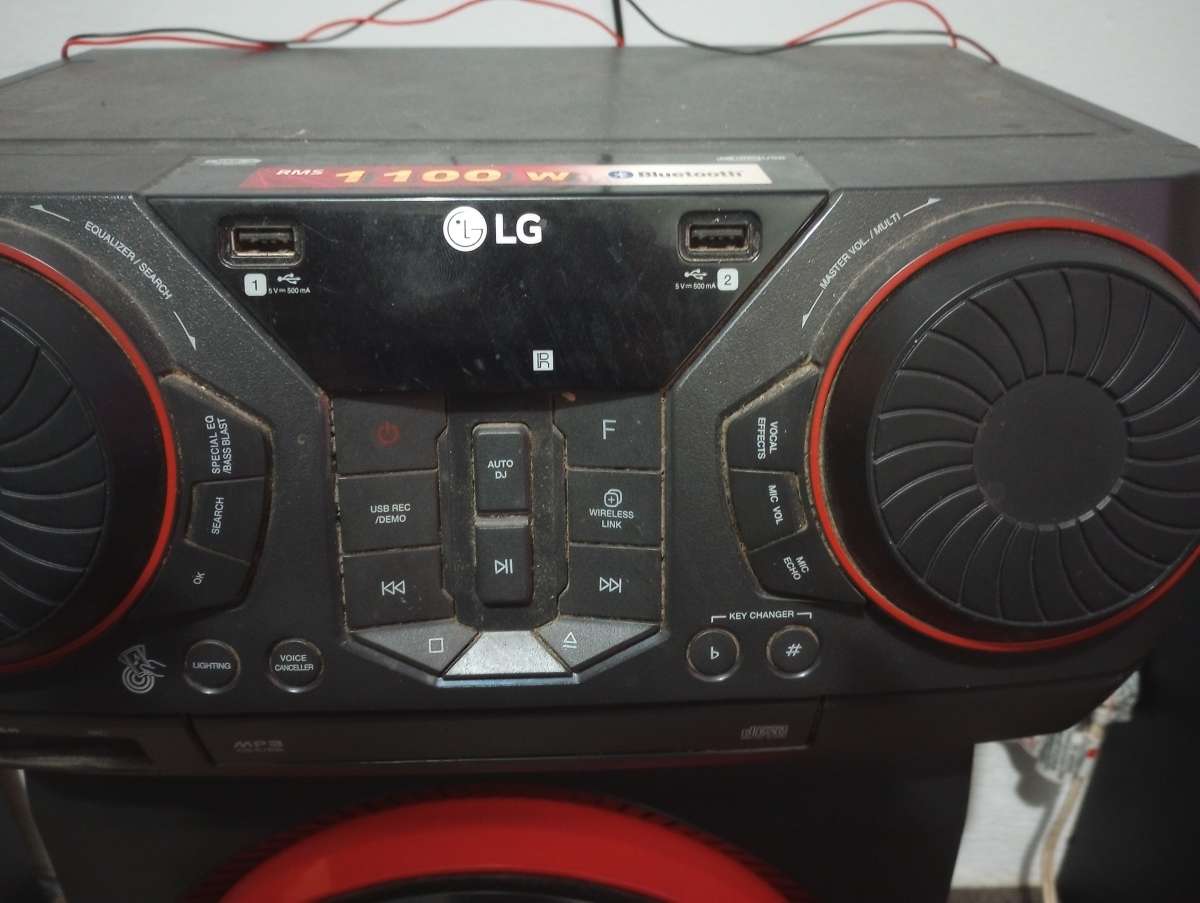 1100 wat Lg stereo system