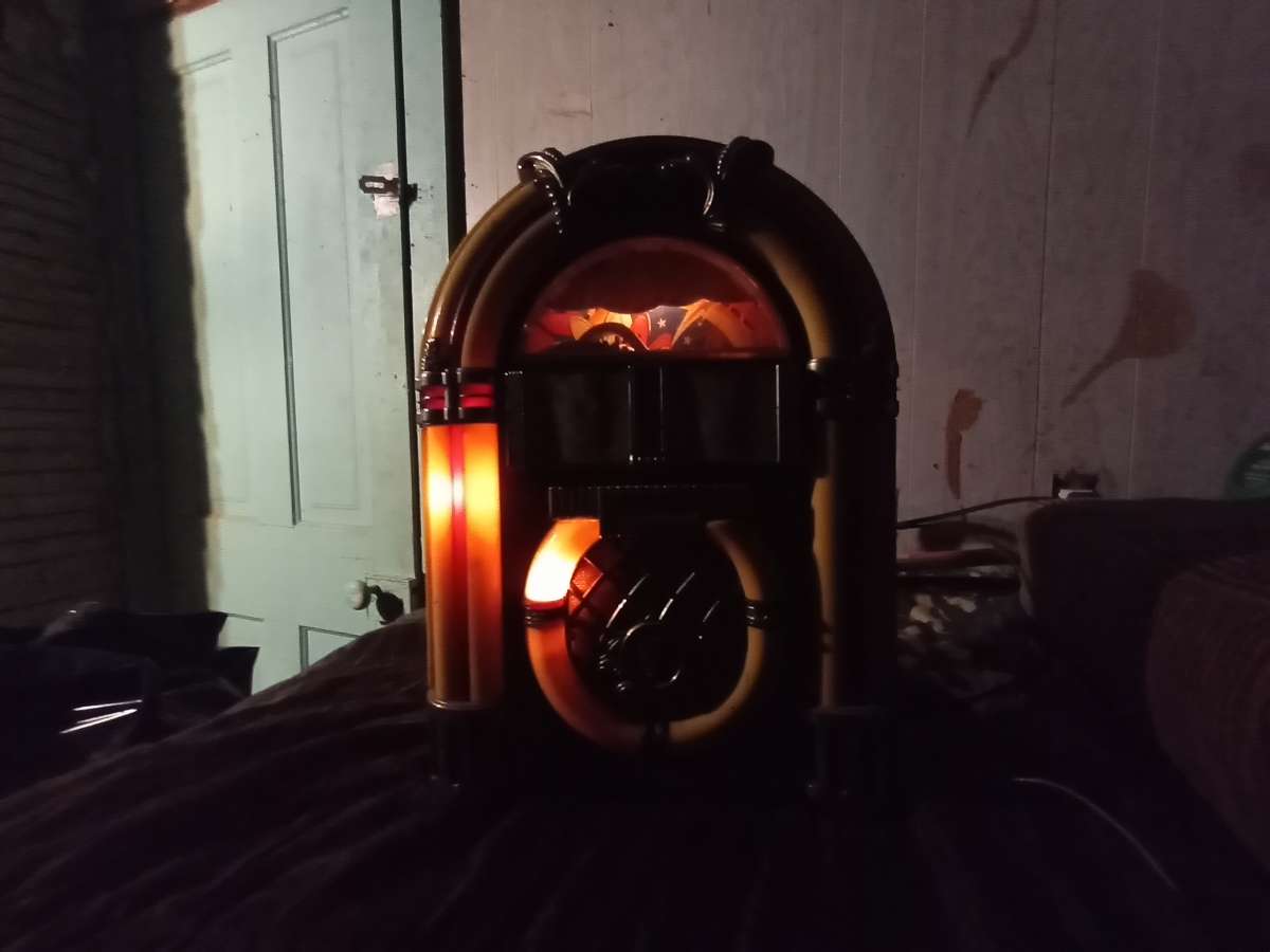 limited adition jukebox radio