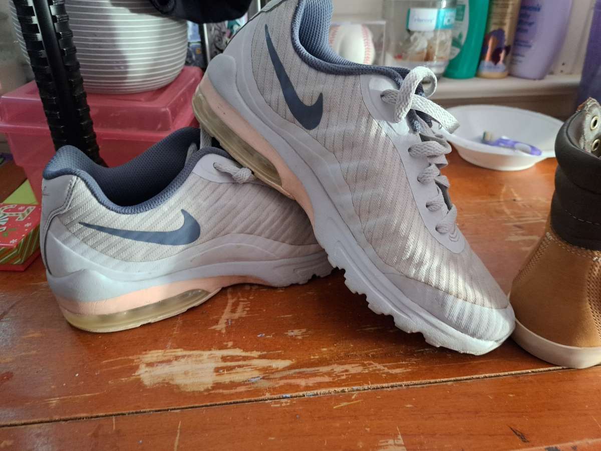 Nike Wmns Air Max Invigor