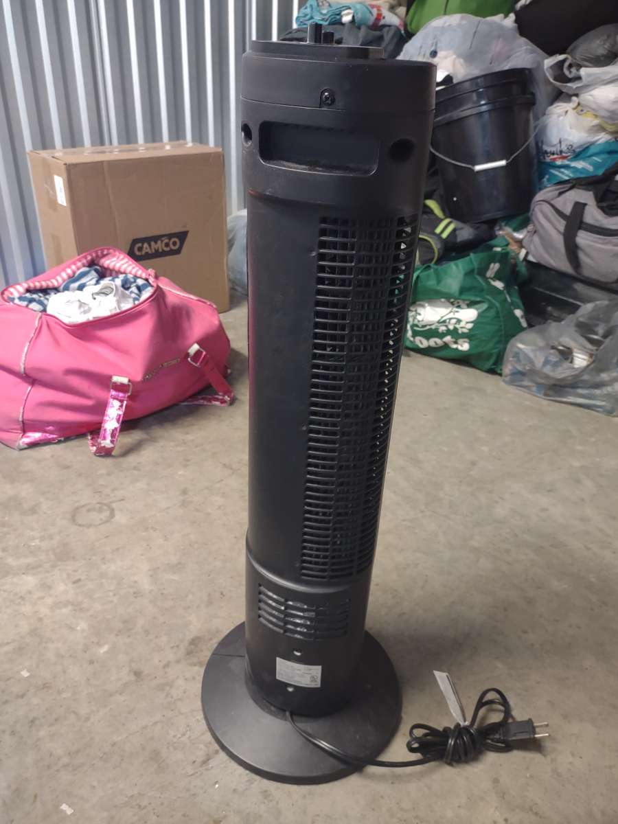 Mainstays 28 3Speed Oscillating Tower Fan FZ1019MB BlackNow