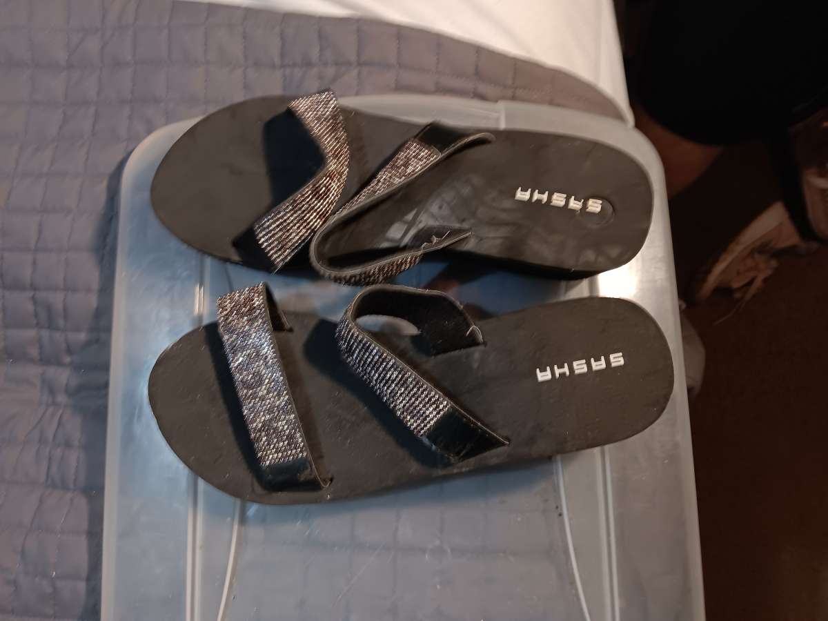 SASHA sandels size 8 in womens