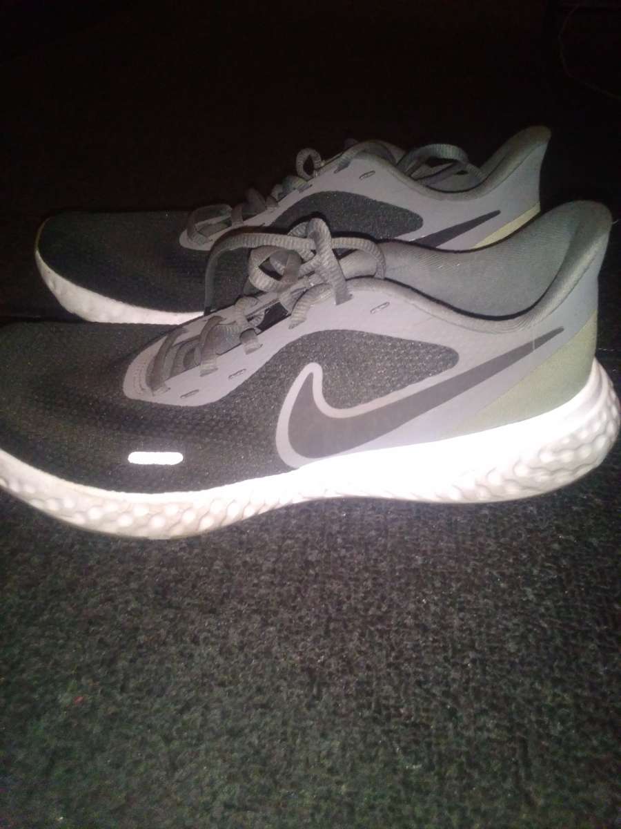 Nike Revolutions