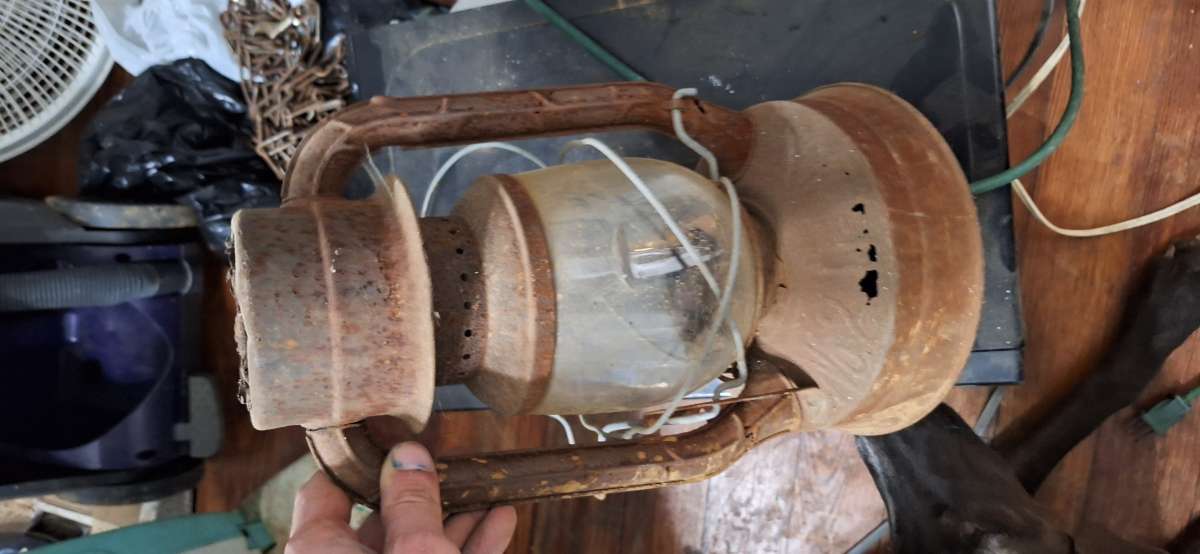antique kerosene latern