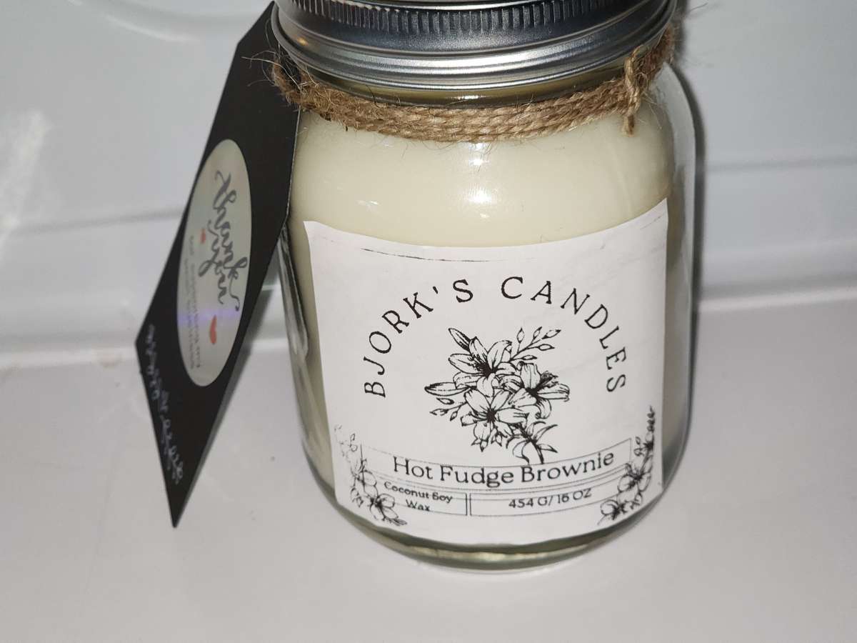 Handmade 16 oz mason jar candle
