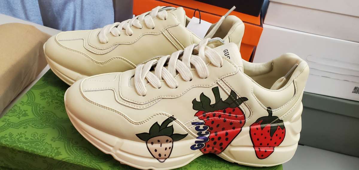GG strawberry Sneaker