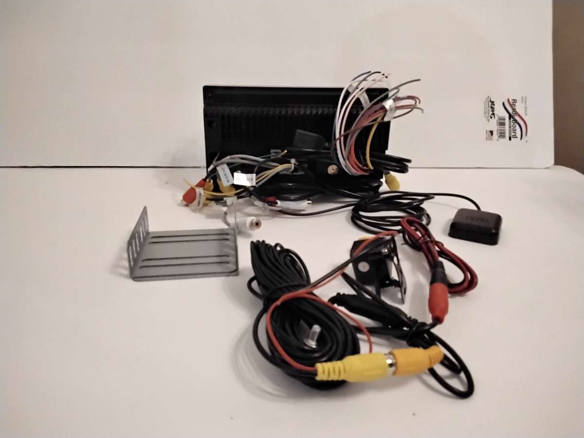 AFTERMARKET IN DASH NAVIGATION SYSTEM WITH BACKUP CAMERA