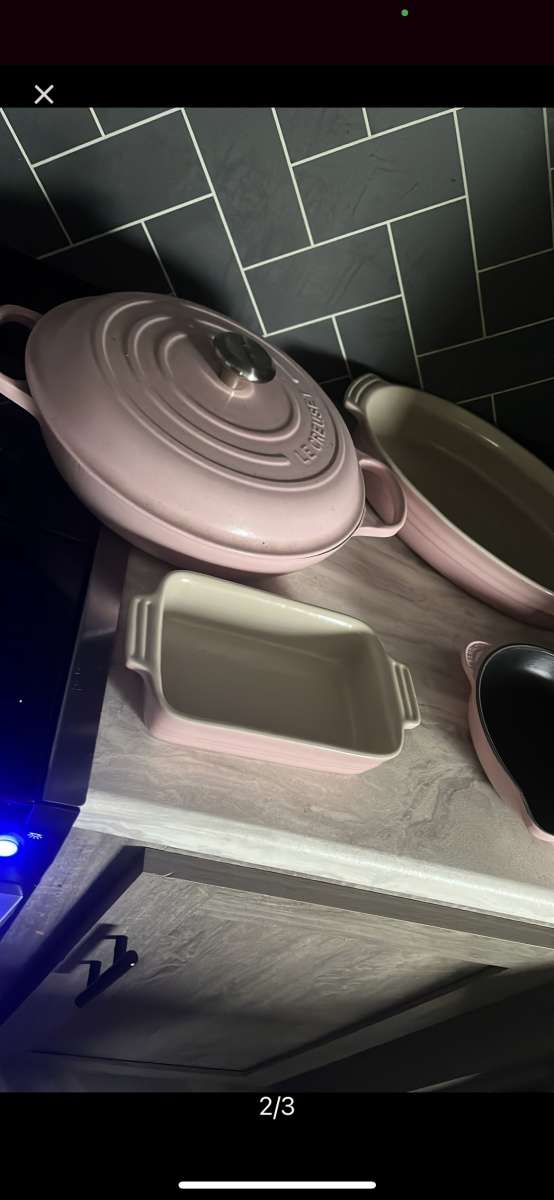 le crest pots brand new never use 4 pieces