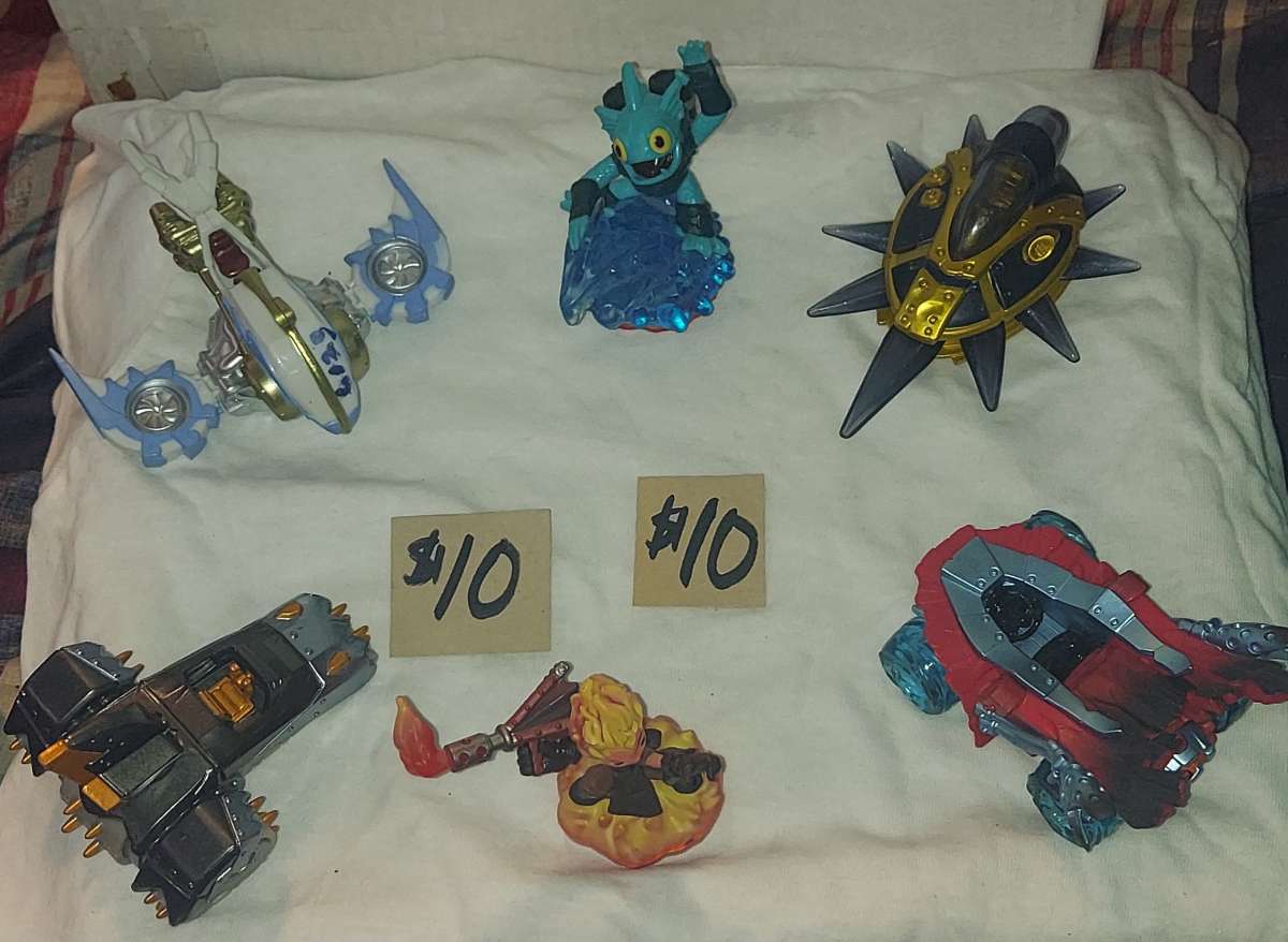 skylanders figures