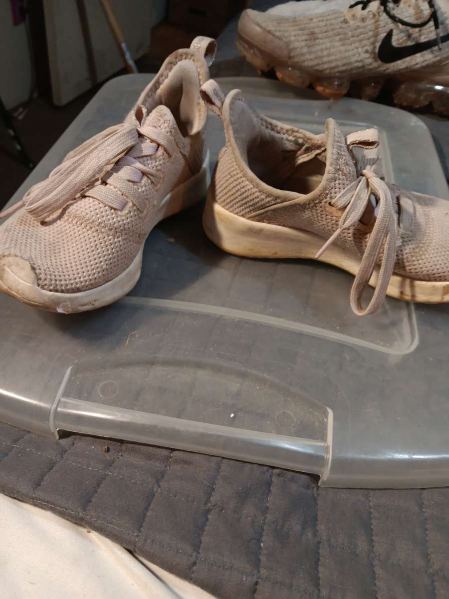 Adidas kids size 11k