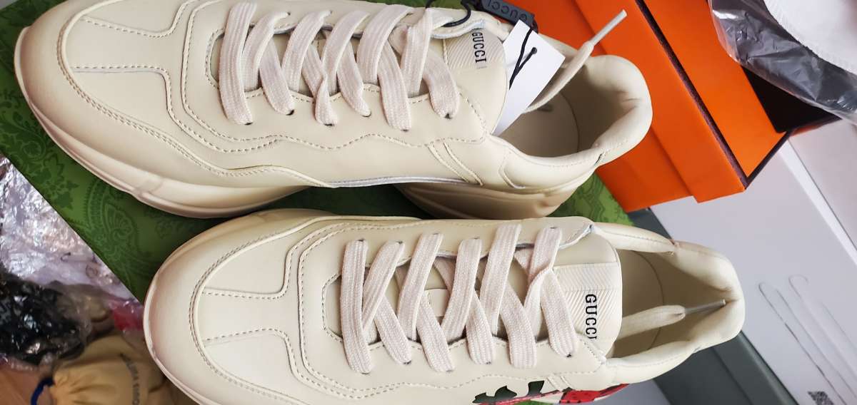 GG strawberry Sneaker