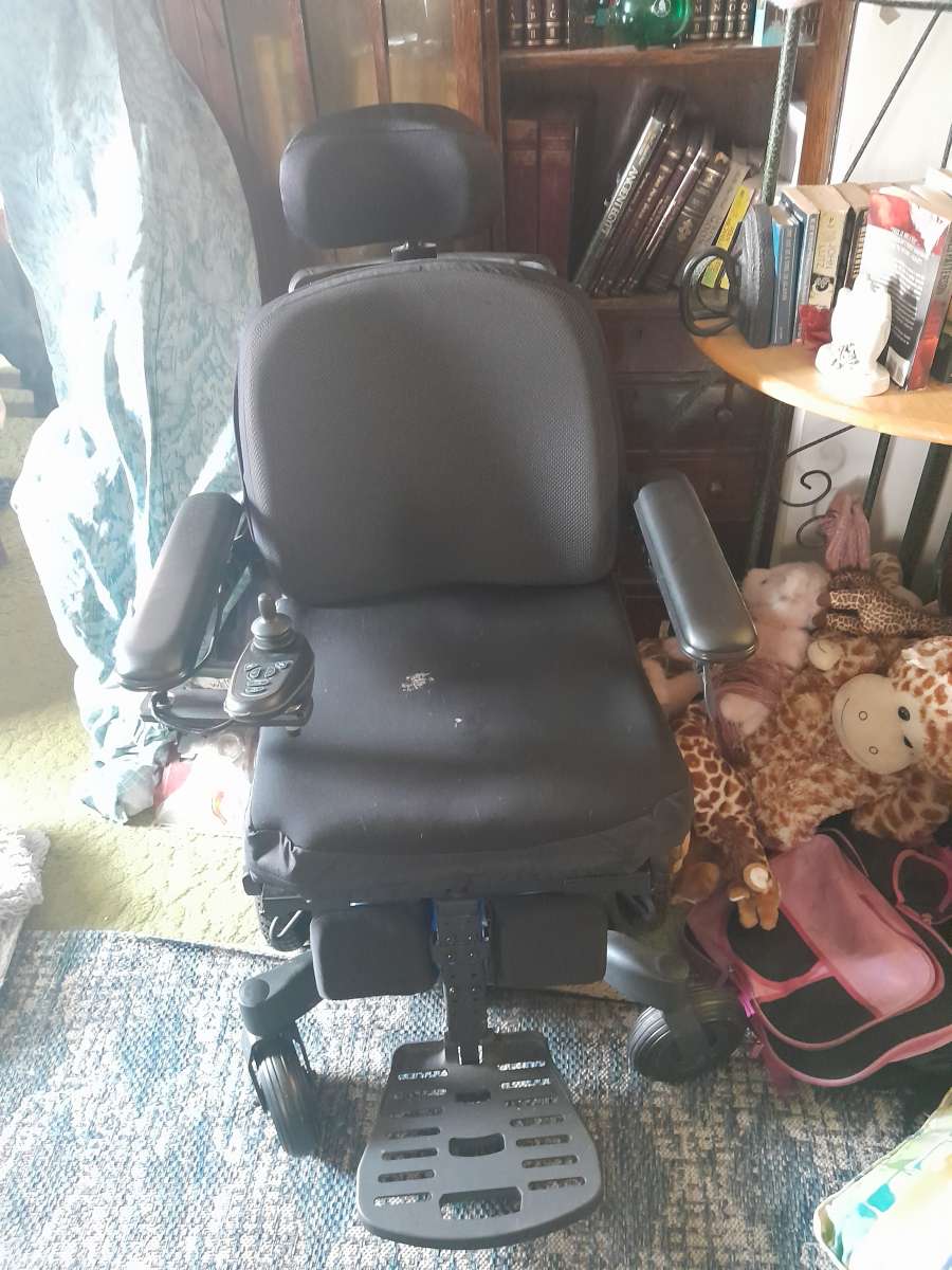 Q500  Quantum power mobilize wheelchair hubber round