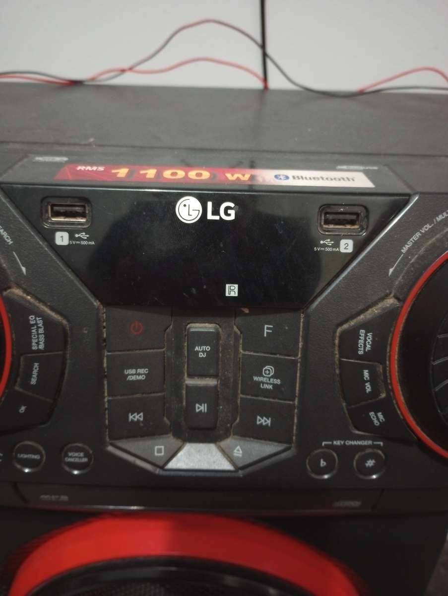 1100 wat Lg stereo system