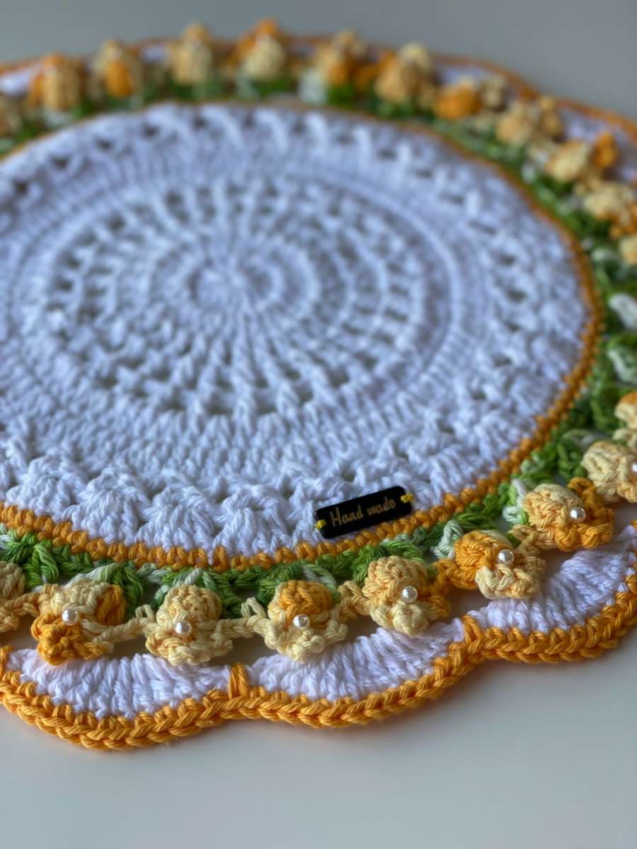 sousplat tulips in crochet 18 pieces for set table