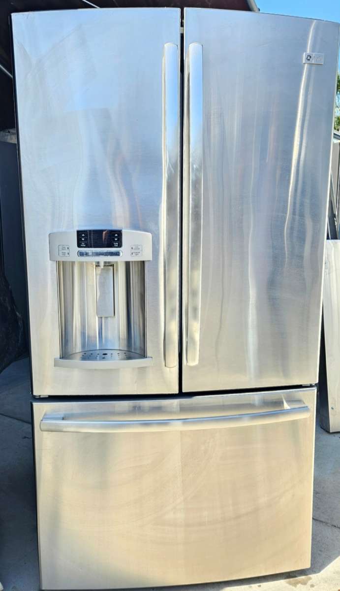 GE FRENCH DOOR STAINLESS STEEL REFRIGERATOR