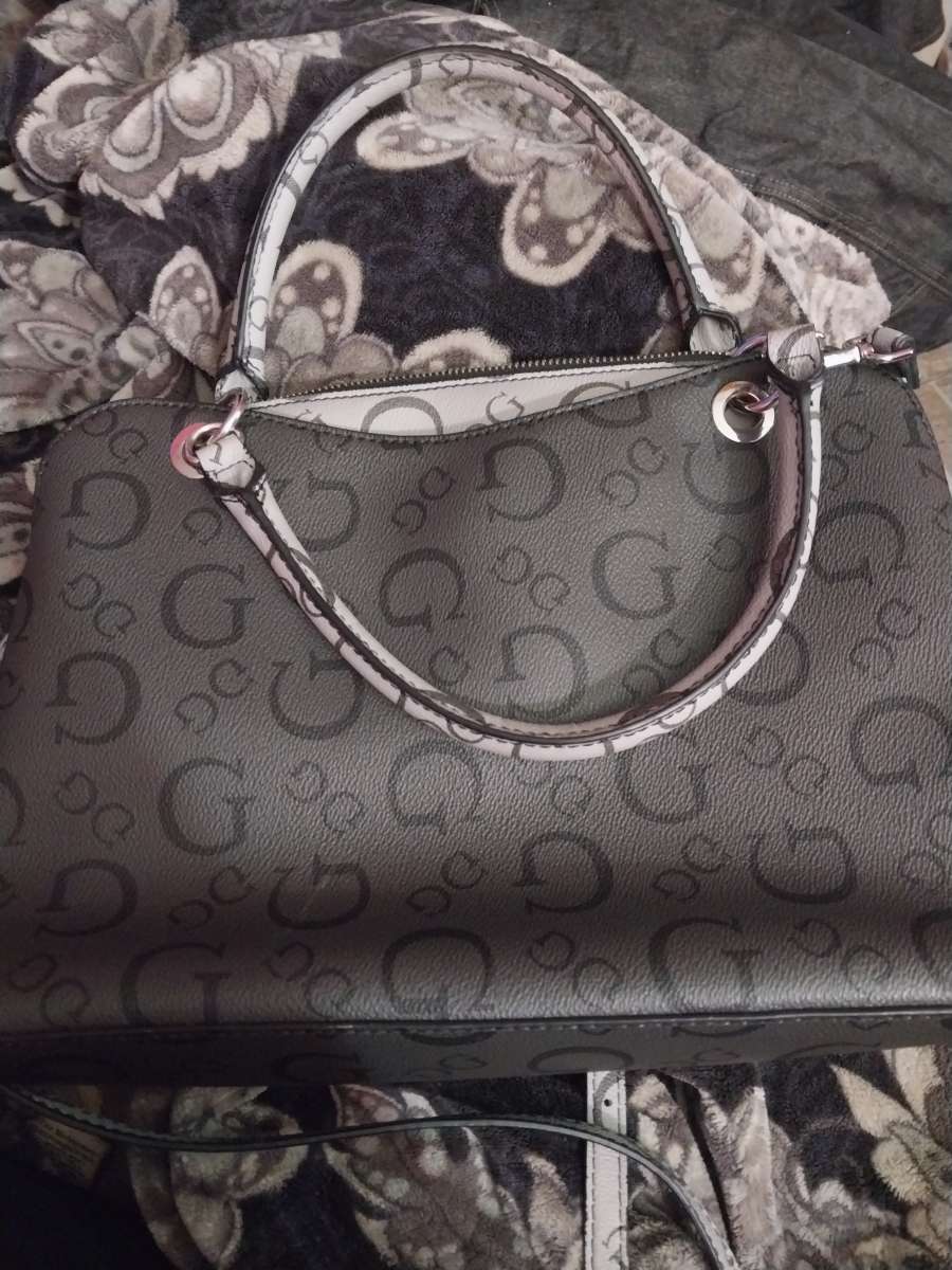 guess purse