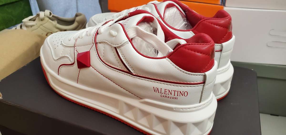 stud shoes red vltn