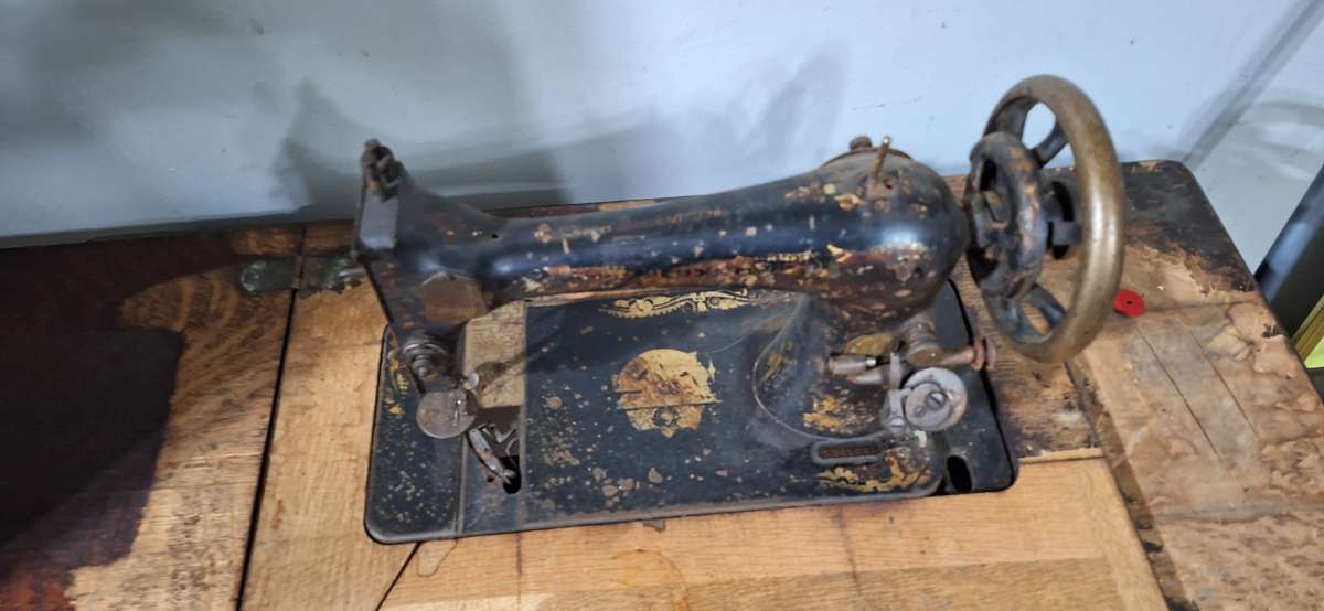 antique singer sewing machine