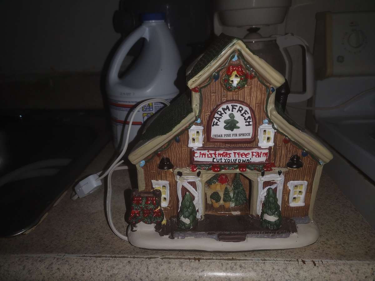 farm house Christmas village