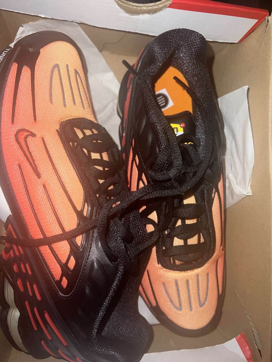 NIKE AIR MAX PLUS III