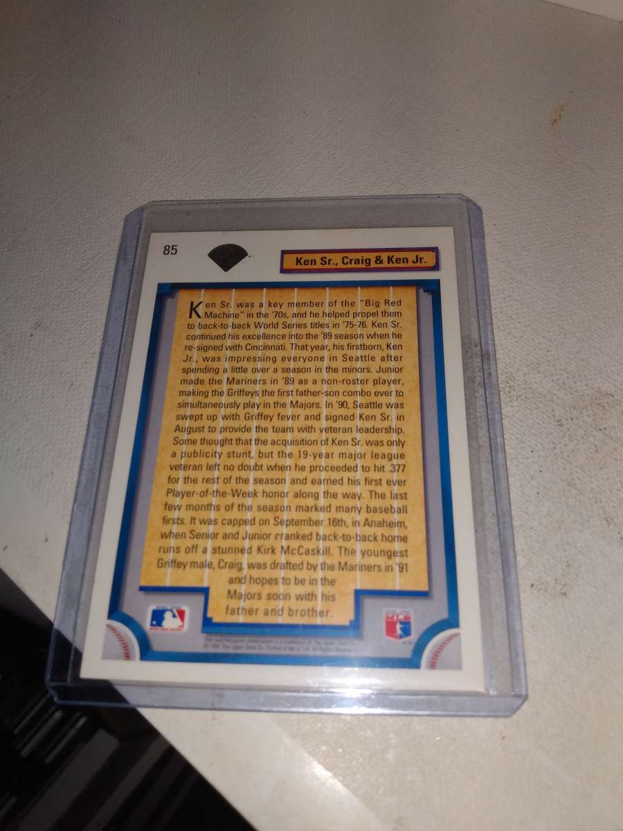 1992 upper Deck Ken River Jr his father and brother