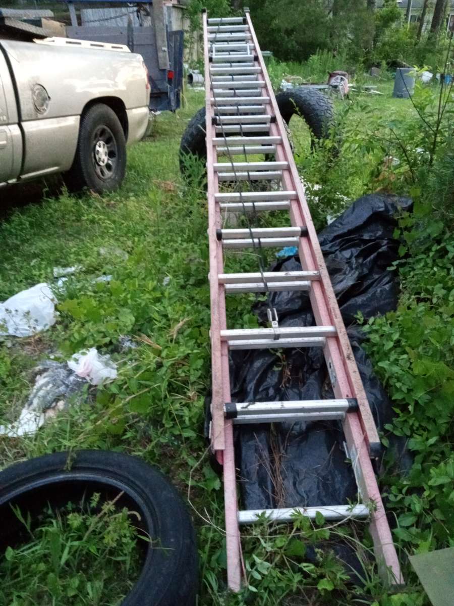 84 extension ladder fiberglass aint