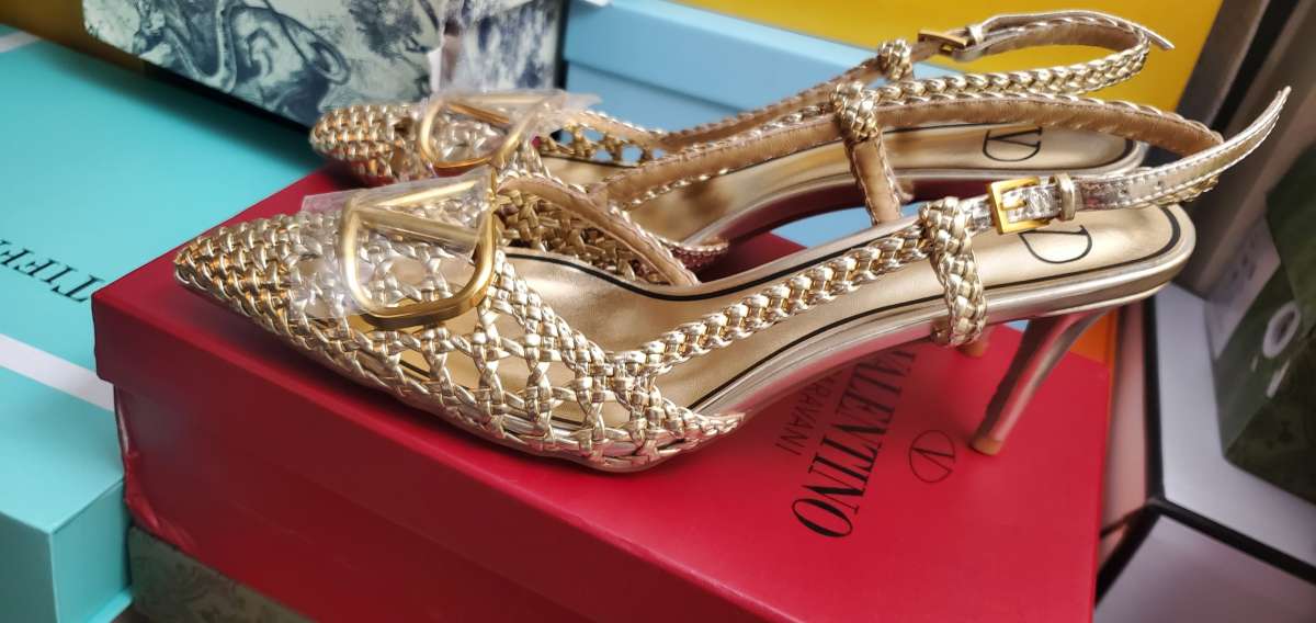 gold rafia VLTN shoes
