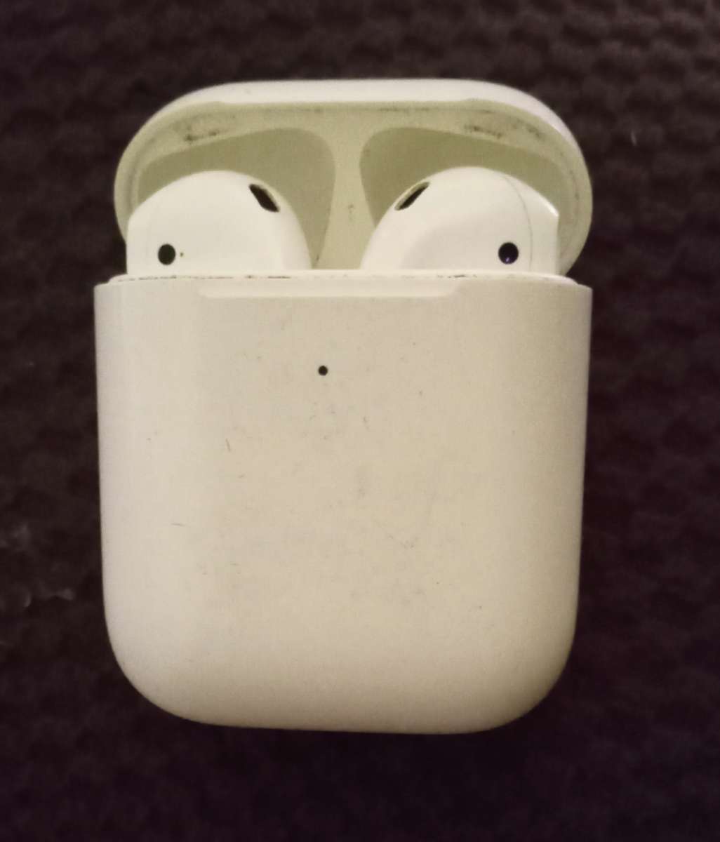 apple AirPods 1st generation
