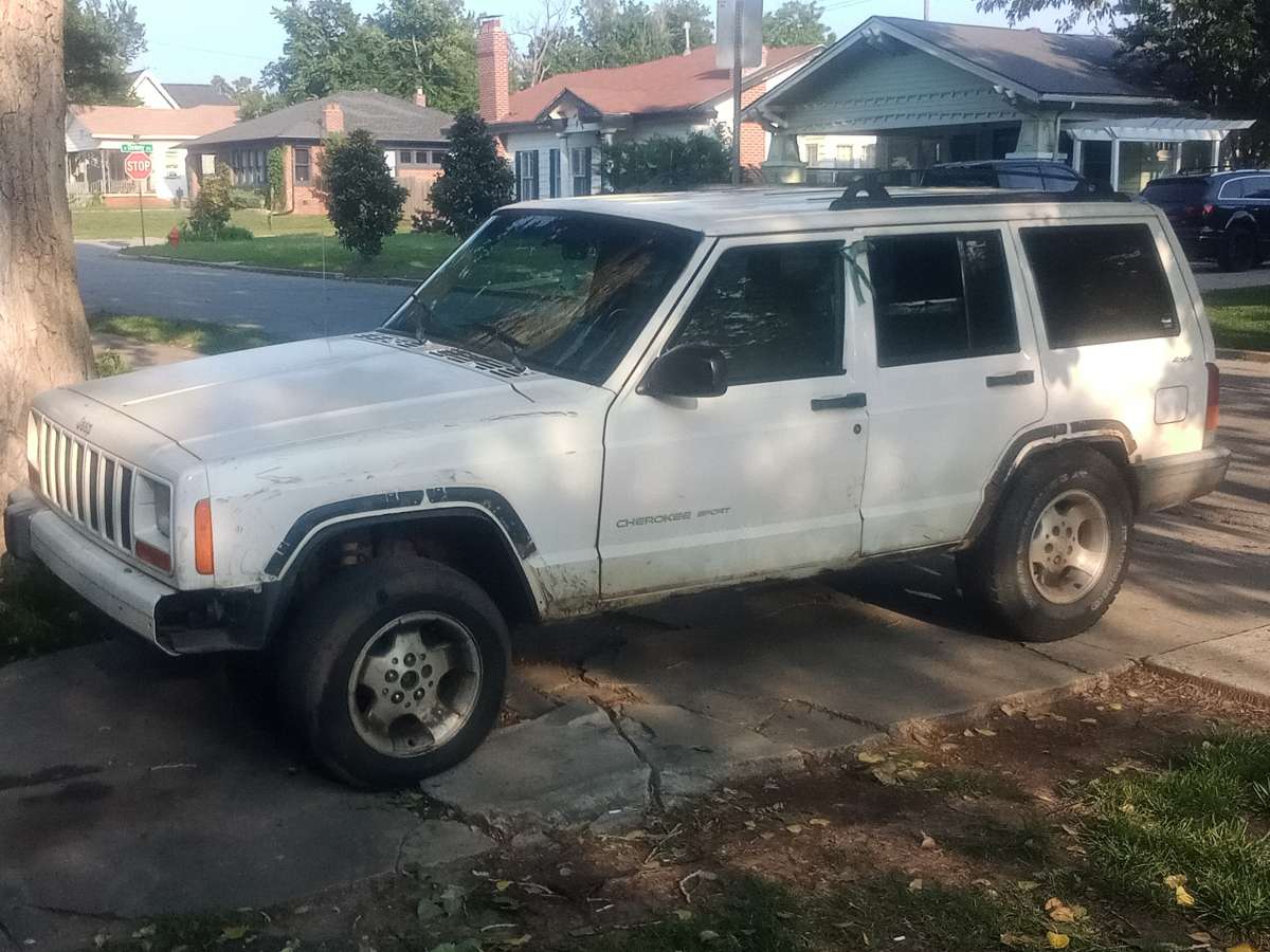 2000 jeep Cherokee sport