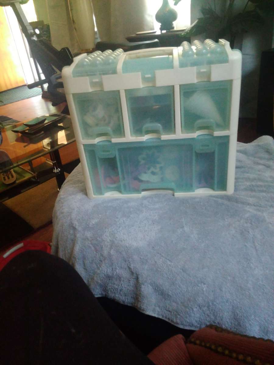 Wilton ultimate decorating kit