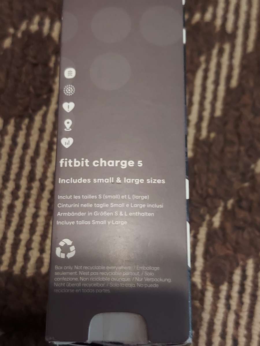 fit bit charge 5 NEW