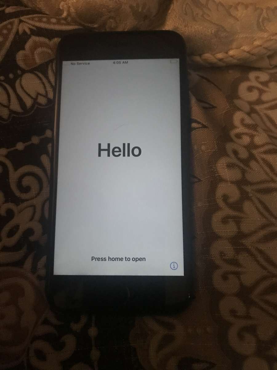iPhone 7 32GB and unlocked and already reset and ready to go