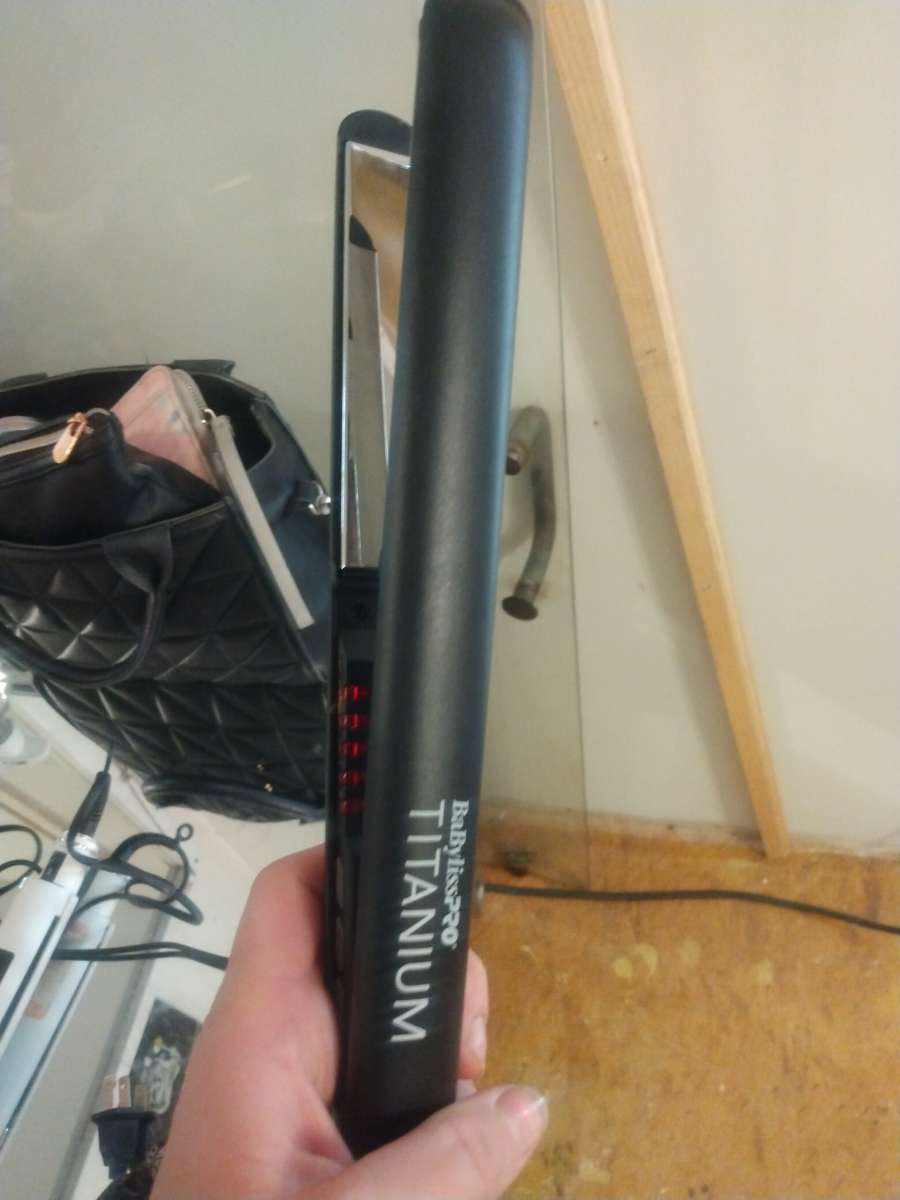 babybliss flat iron