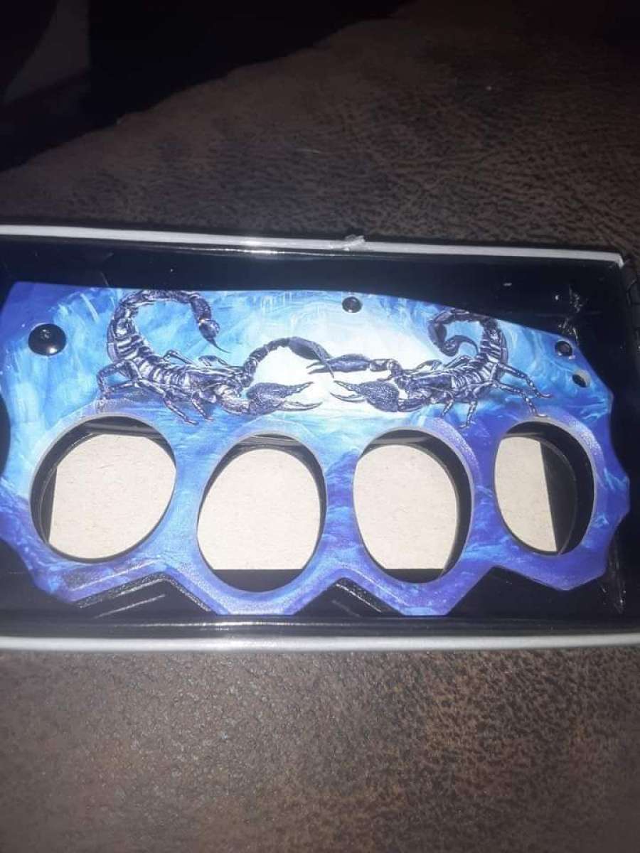 brand new scorpion knuckle knife
