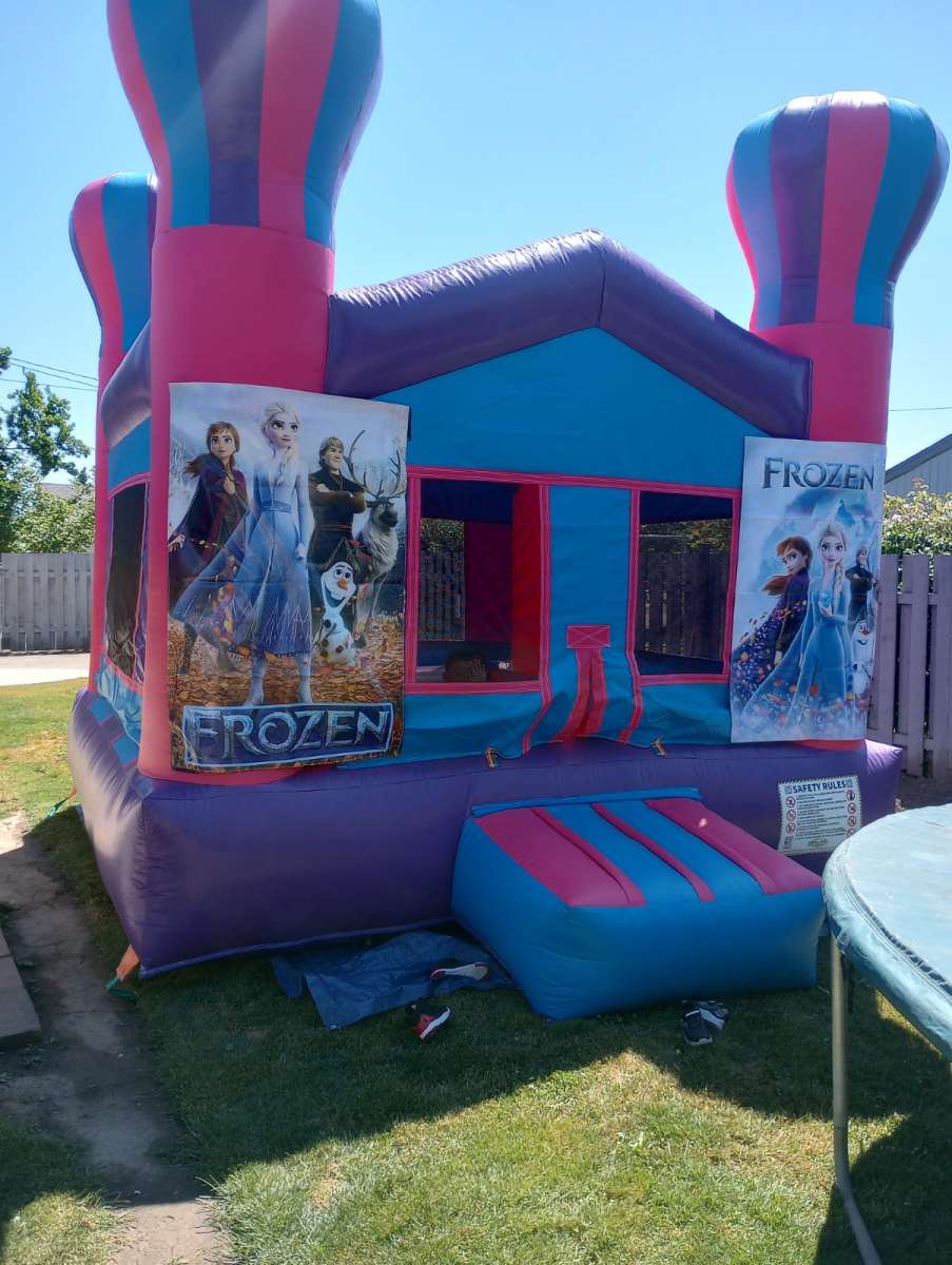 rent bouncy house