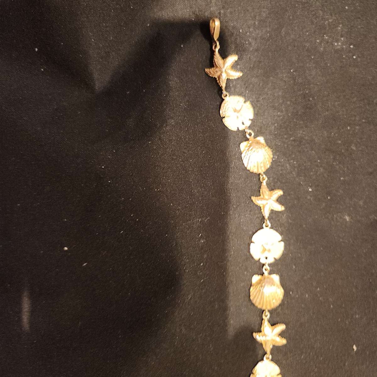 Sanddollar and Starfish Gold Bracelet
