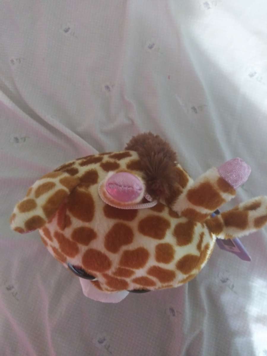 toy giraffe