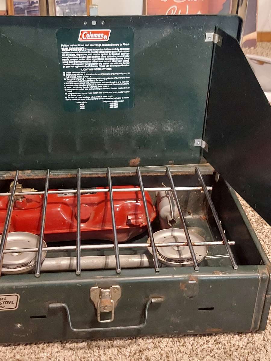 vintage Coleman 2 burner capstone 425f