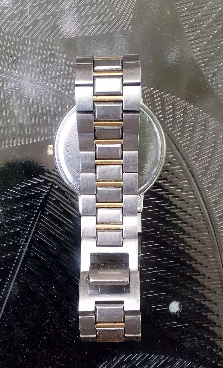 Womens Bulova Quartz 2 Tone Watch Silver and Gold