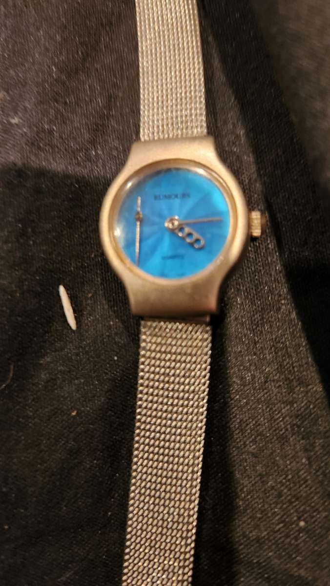 Roumours Watch  needs battery