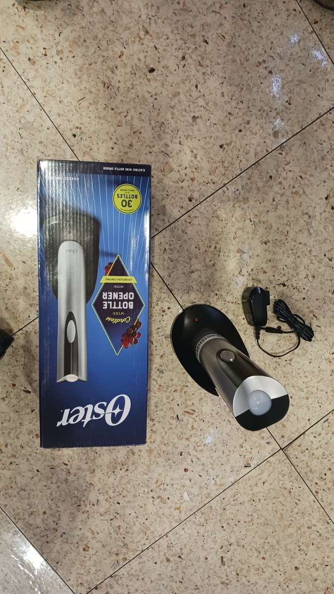 Electronic wine opener