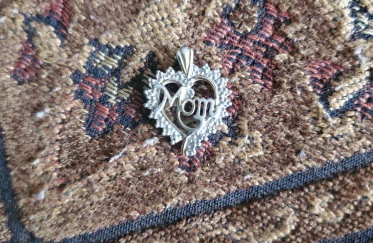 Heart Shaped Mom Necklace Pendant