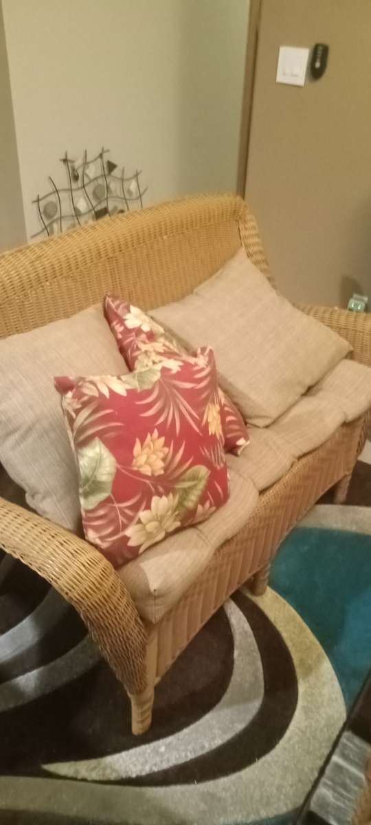 Hampton Bay Wicker Love Seats End Tables and Cofffee Table