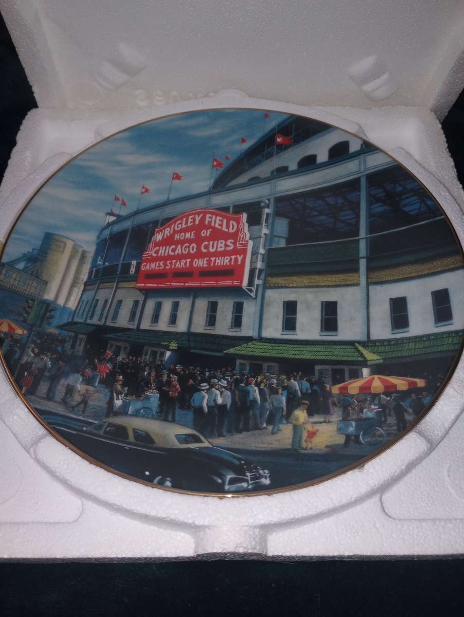 Wrigley field collectors plate 1993
